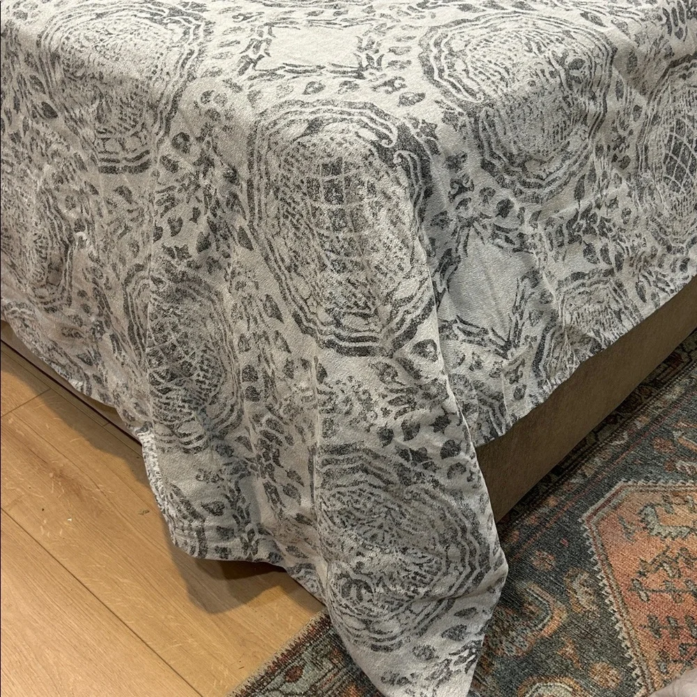 Restoration Hardware Castillo Medallion California King Duvet Cover